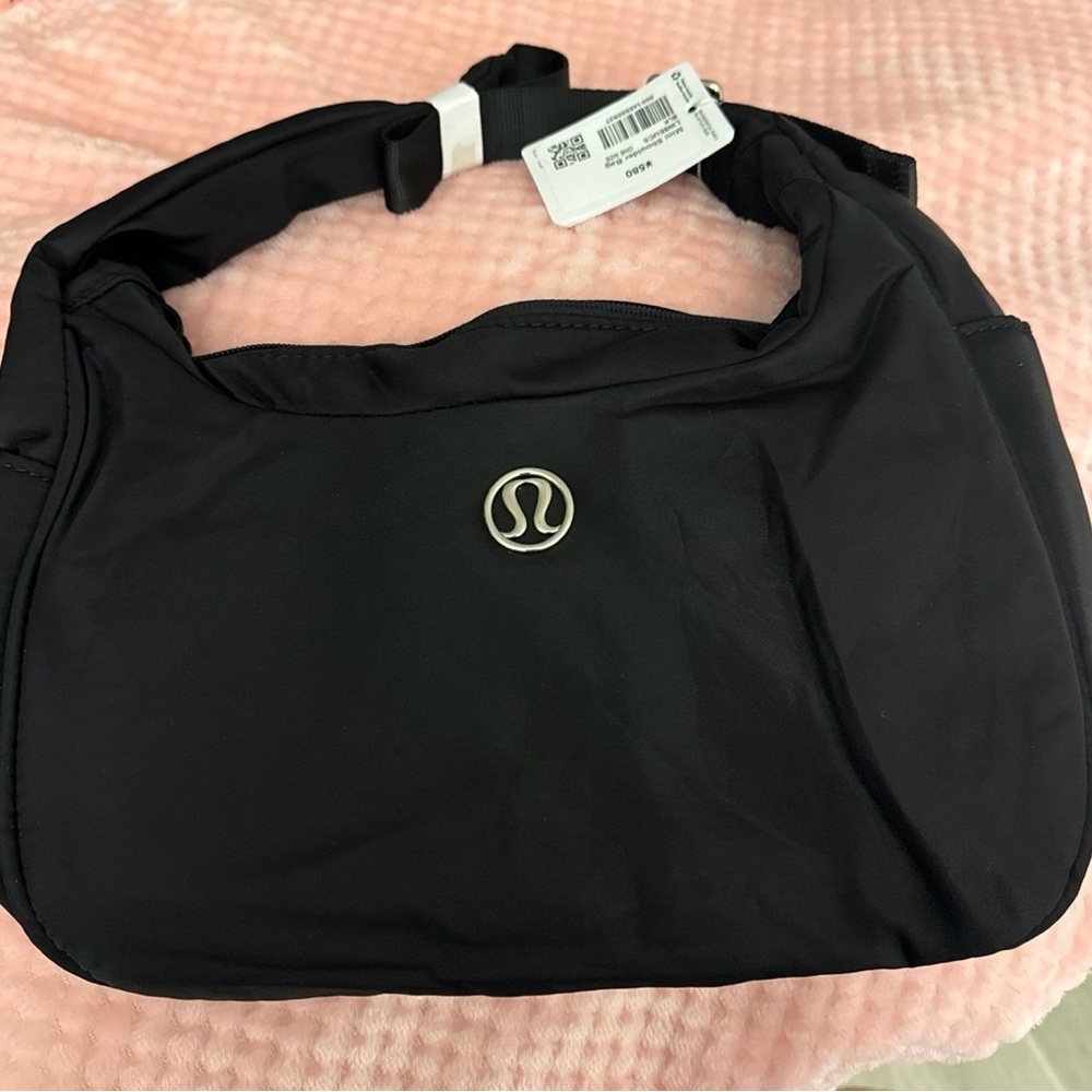 Lululemon shoulder bag